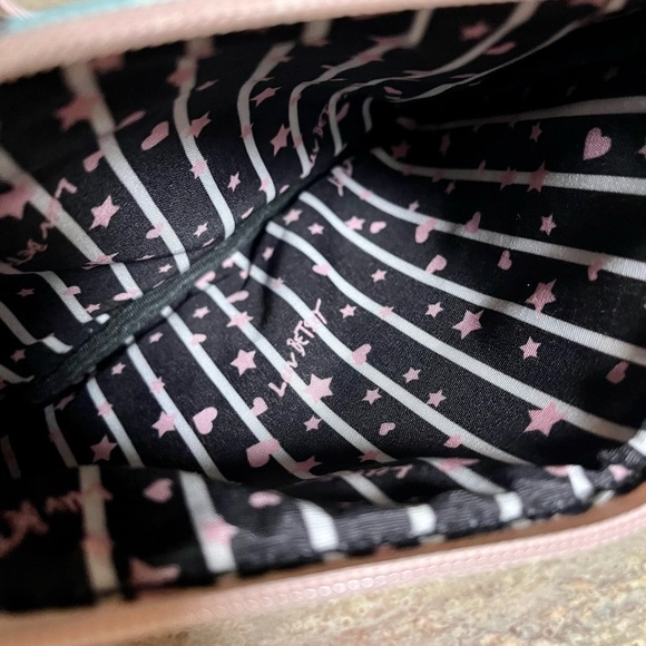 NWOB Betsey Johnson floral convertible wristlet/ crossbody bag - Picture 8 of 15